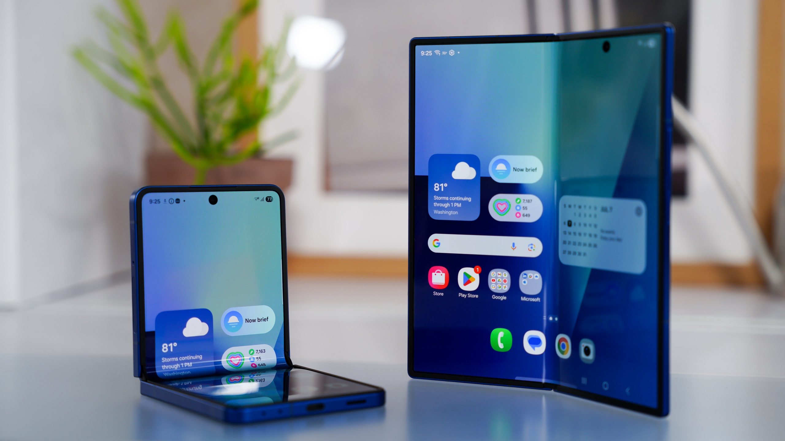 Smartphone lipat generasi terbaru dengan desain ultra-tipis dan baterai silikon-karbon